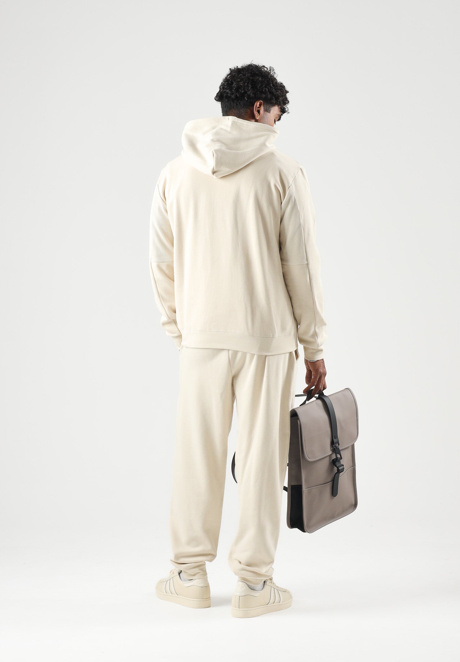EA7 Felpa con cappuccio milk-beige chiaro da uomo con maxi logo 7M002434AF10377 U1079 EA7 