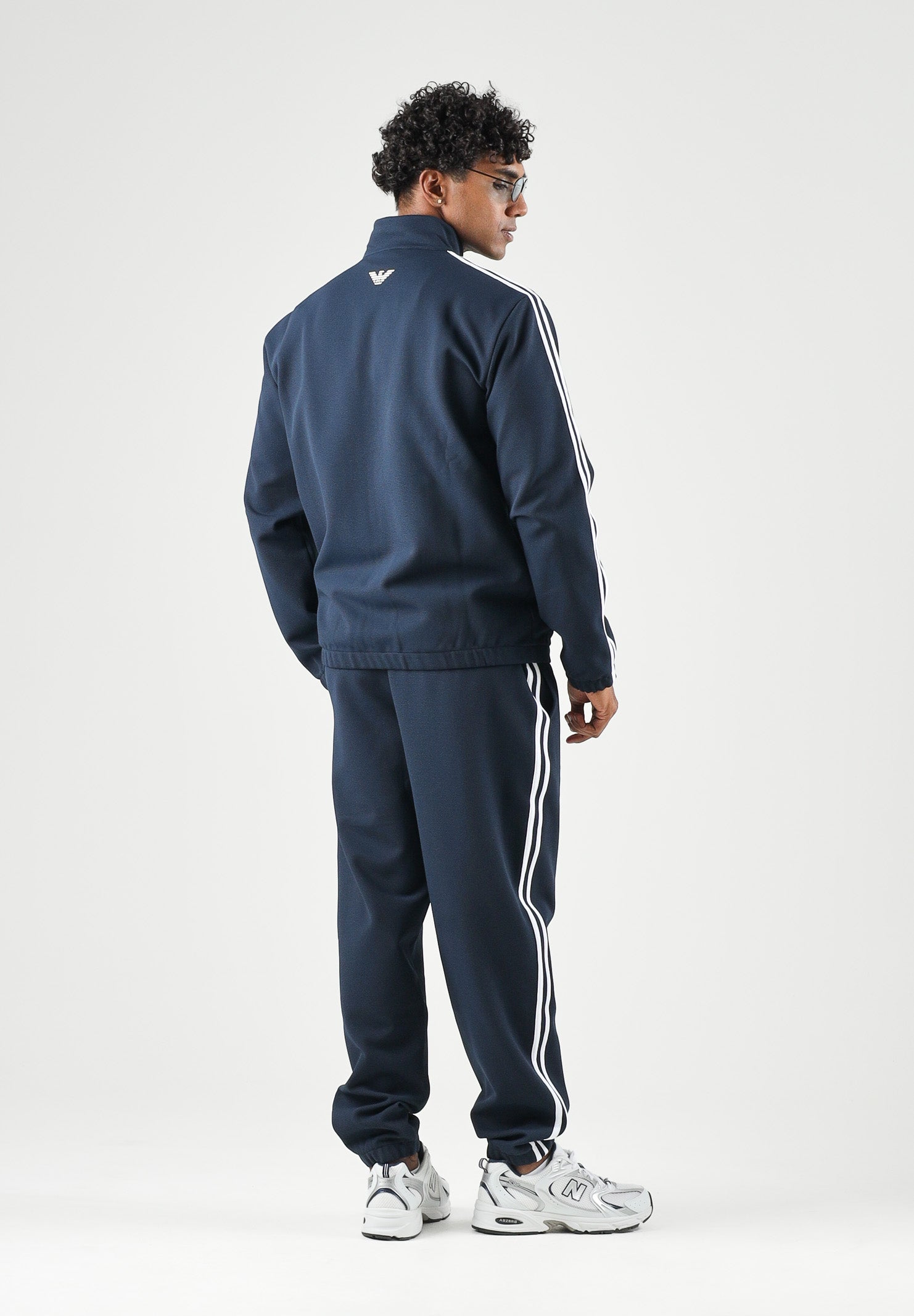 EA7 Tuta TENNIS PRO blu per uomo con bande laterali a contrasto 7M002490AF26309 UB102 EA7 