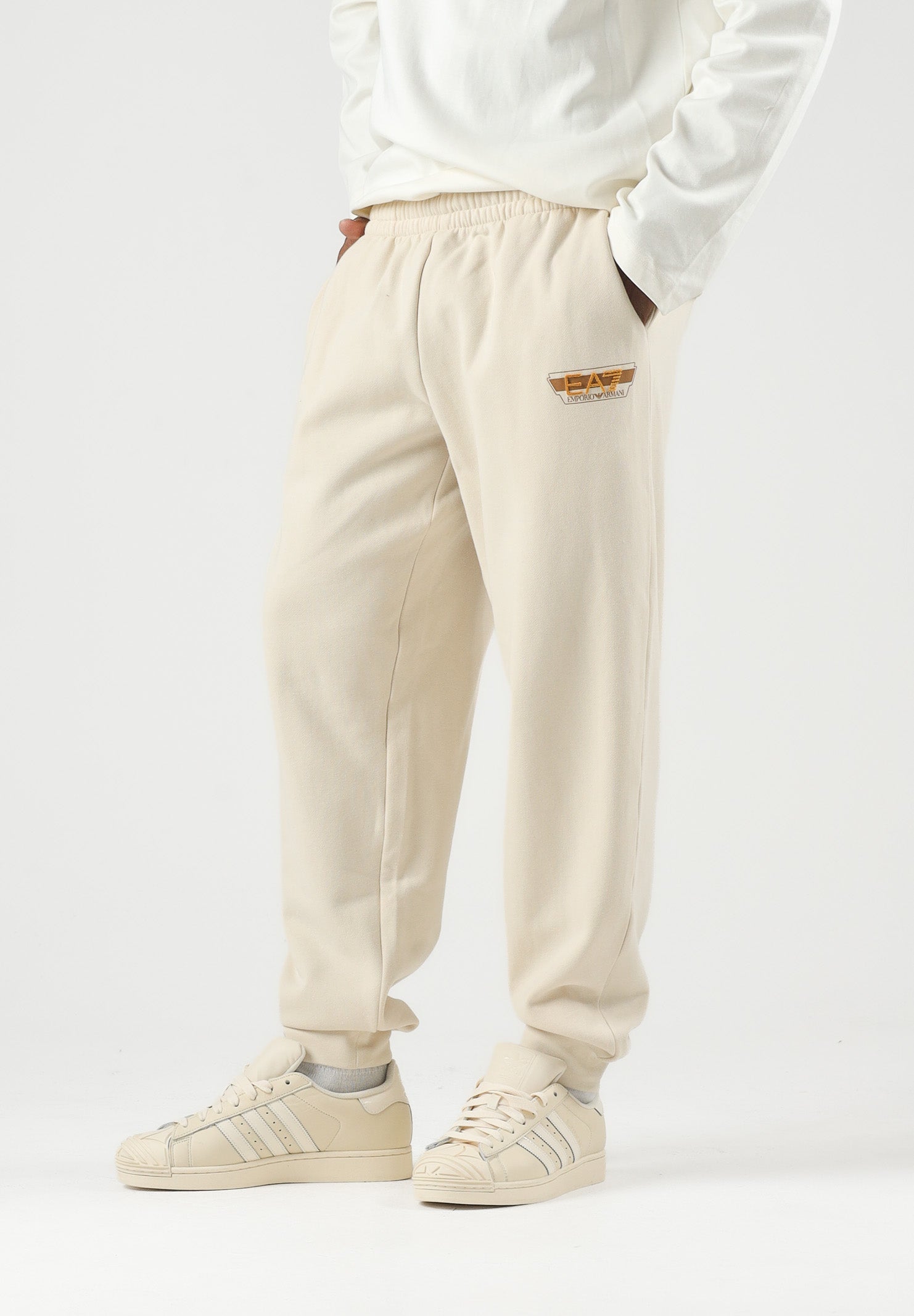 EA7 Pantaloni jogger Almond Milk beige panna da uomo con mini logo 7M002570AF10377 U1079 EA7 