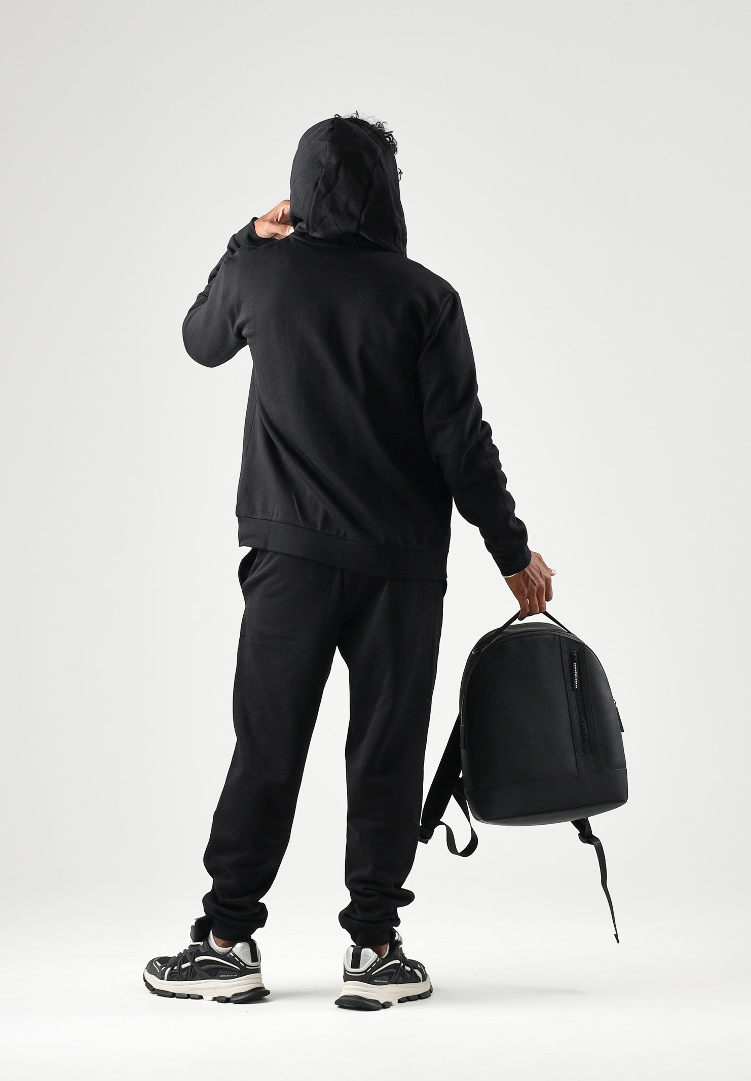 EA7 Tuta  CORE IDENTITY con cappuccio nero da uomo con logo sul petto.<BR/> 8NPV68PJVTZ 1200 EA7 