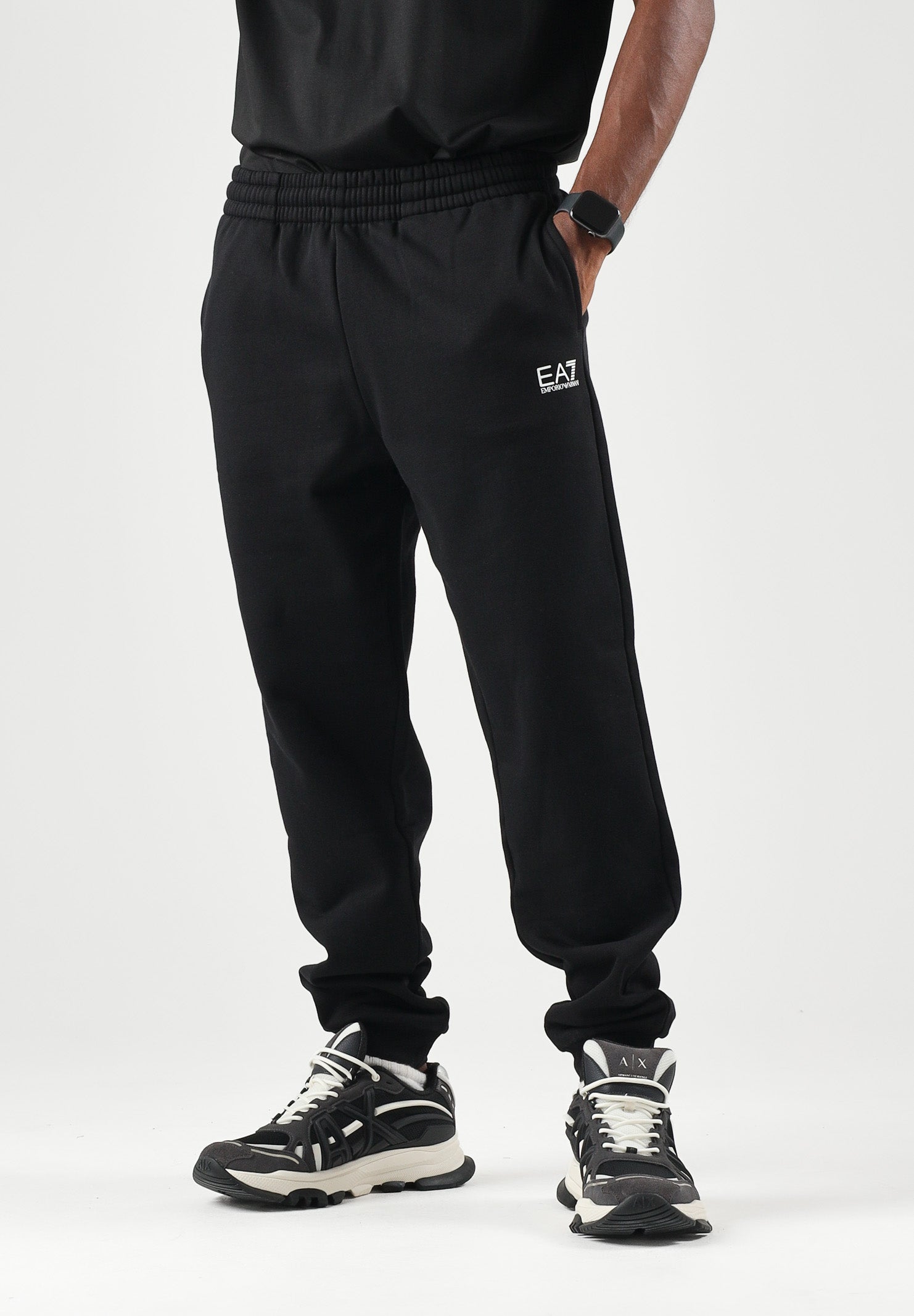 EA7 Tuta  CORE IDENTITY con cappuccio nero da uomo con logo sul petto.<BR/> 8NPV68PJVTZ 1200 EA7 