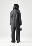 ELEH Pantaloni PALAZZO CON CINTURONE ELASTICO Grigio Scuro da donna, in tessuto fluido misto viscosa, con vita alta elasticizzata, pieghe anteriori, tasche laterali e gamba lunga e ampia. EFW260074 016 ELEH 