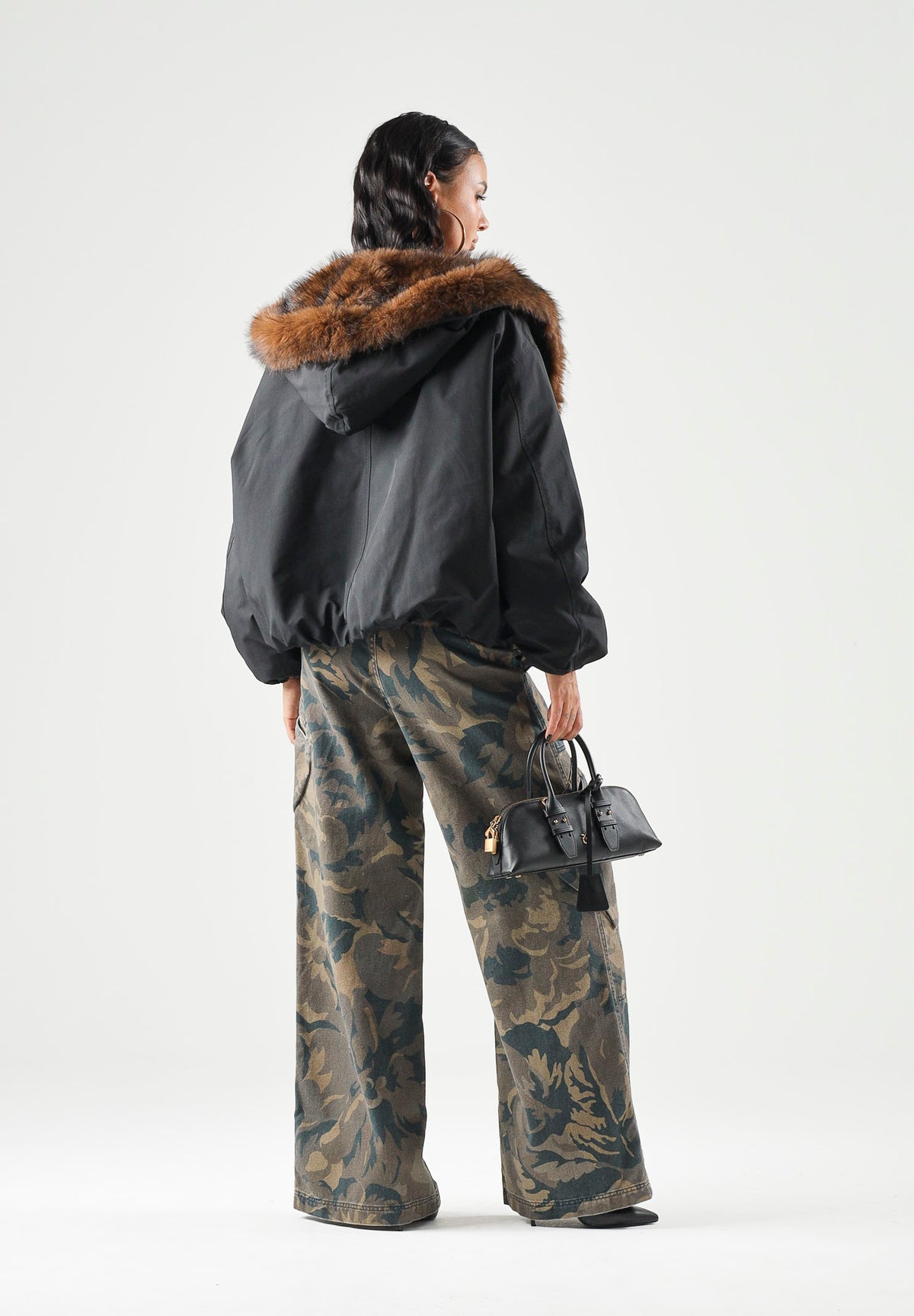 ELEH Bomber nero da donna con pellicciotto EFW260126 001 ELEH 