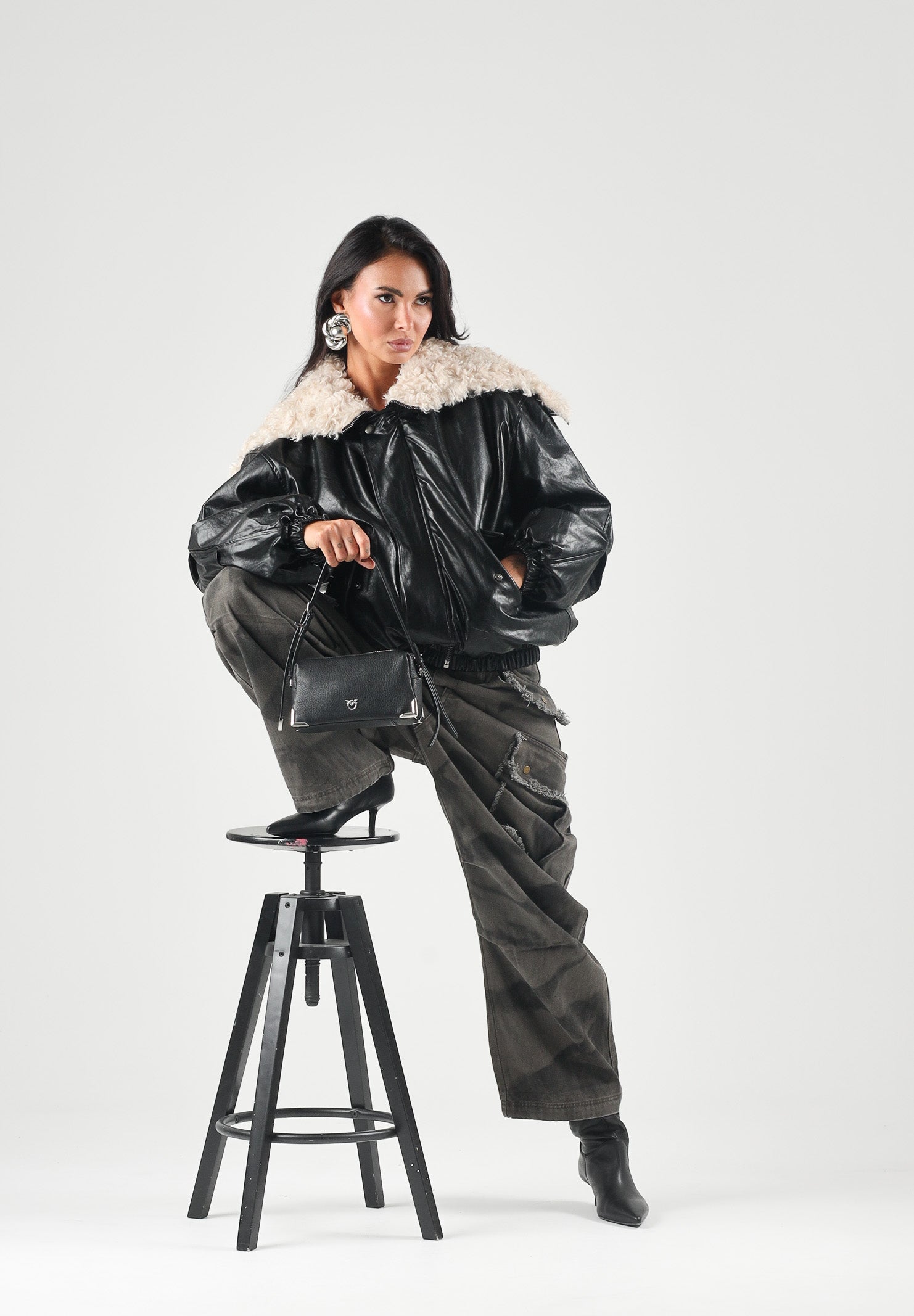 ELEH Giubbotto in eco- pelle nero con colletto in pelliccia da donna EFW260139 001 ELEH 