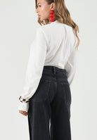 ELEH Blusa  bianca da donna con drappeggio annodato in vita. EFW260147 000 ELEH 