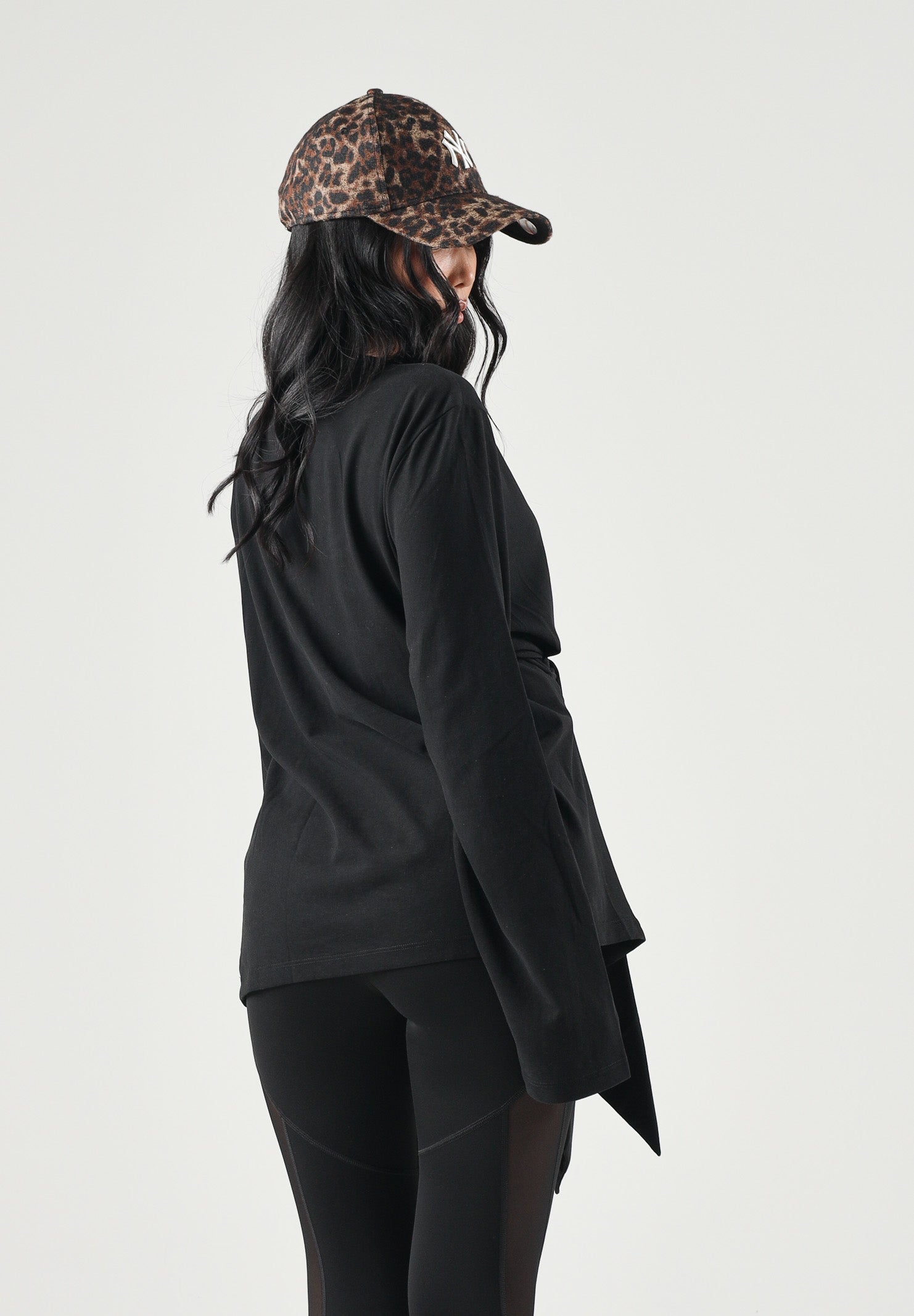 ELEH Blusa nera da donna con drappeggio annodato in vita EFW260147 001 ELEH 
