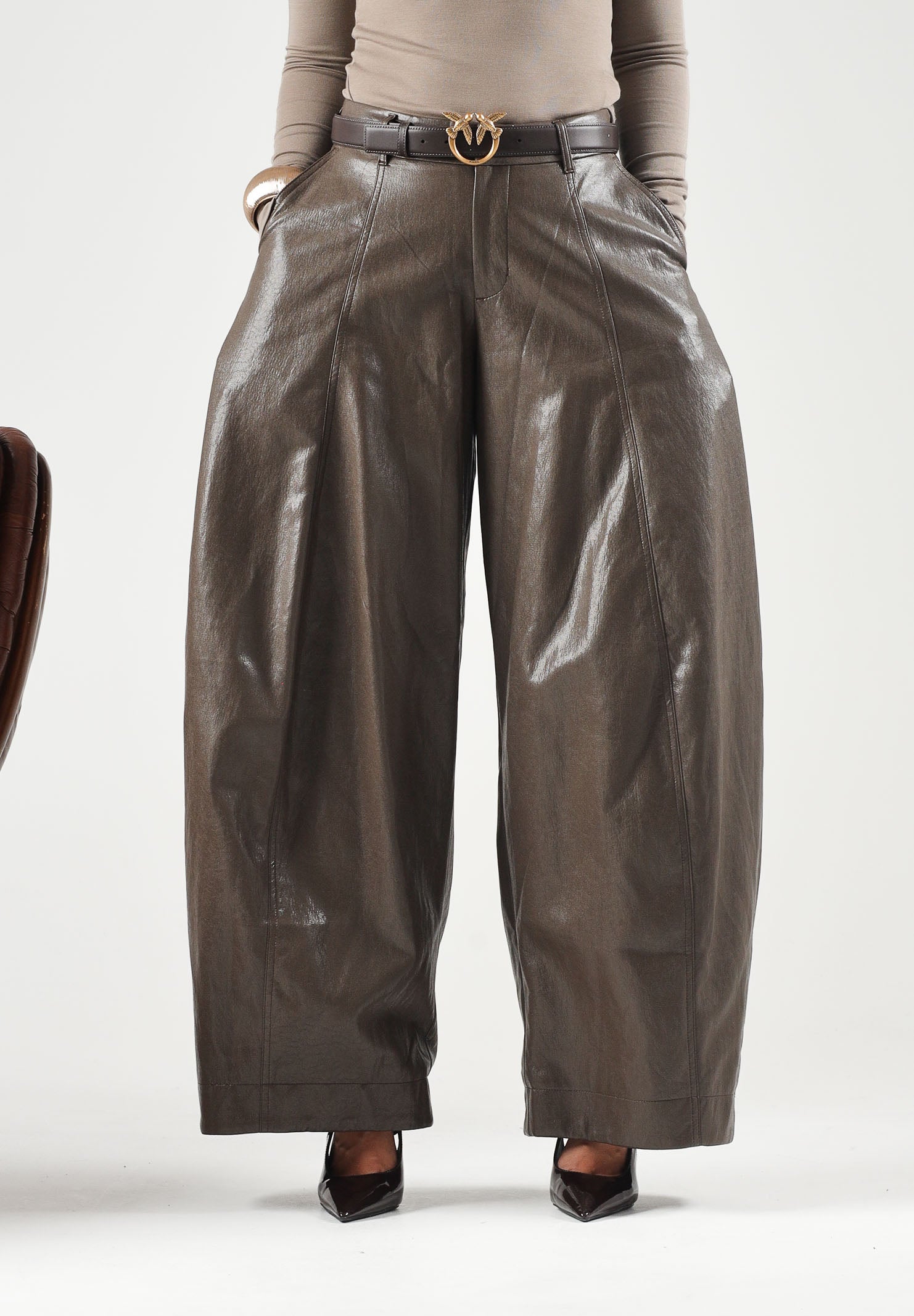 ELEH Pantaloni BARREL in eco-pelle marrone da donna EFW260169 064 ELEH 
