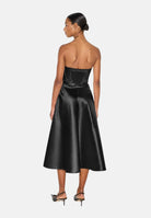 ELISABETTA FRANCHI Abito midi nero  per donna con scollatura a cuore e gonna ampia in satin AB96767E2 110 ELISABETTA FRANCHI 
