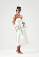 ELISABETTA FRANCHI Abito midi avorio-bianco per donna con scollatura a cuore e gonna ampia in satin AB96767E2 360 ELISABETTA FRANCHI 