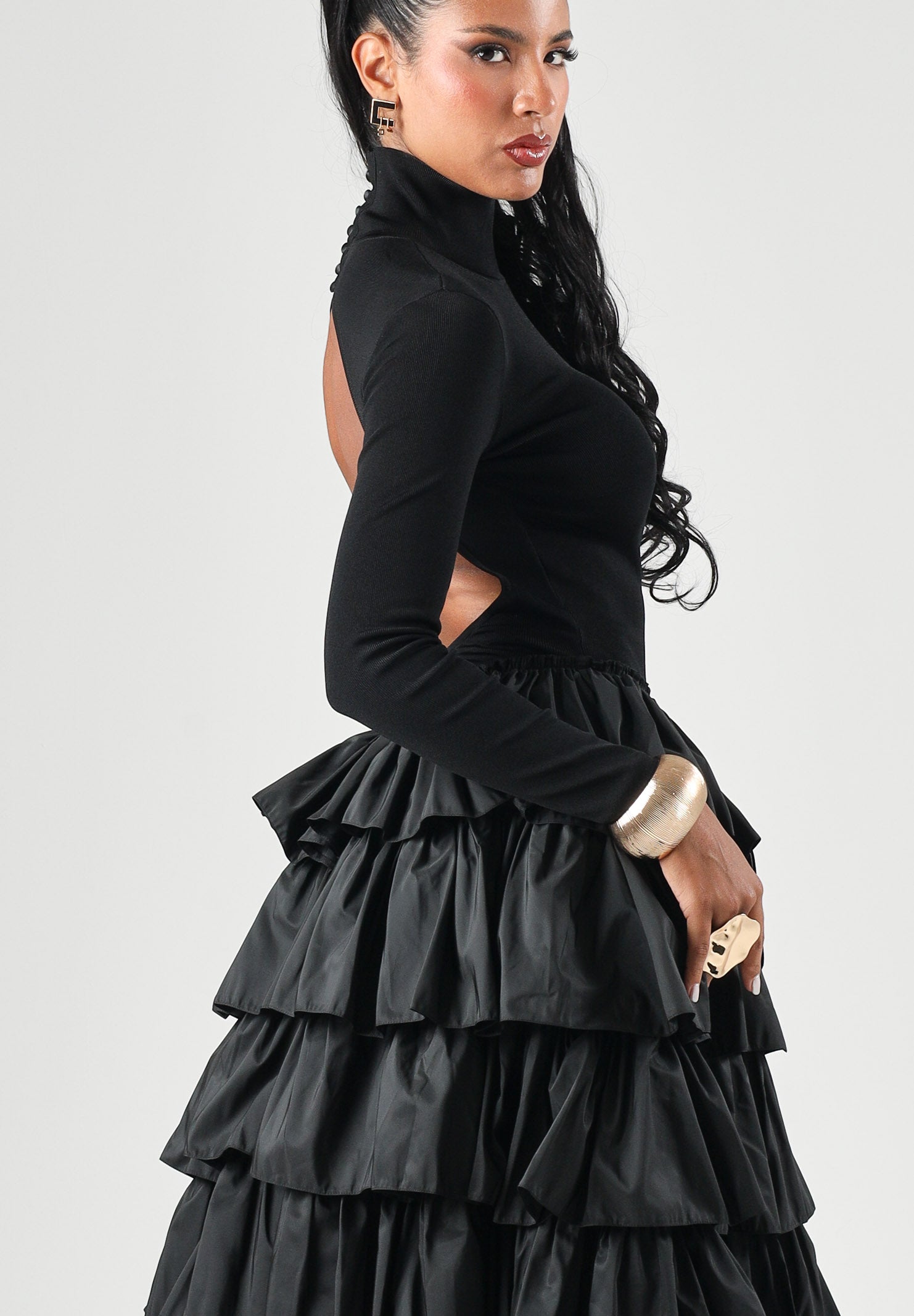 ELISABETTA FRANCHI Abito lungo nero per donna con collo alto e gonna voluminosa a balze. AM56S67E2 110 ELISABETTA FRANCHI 