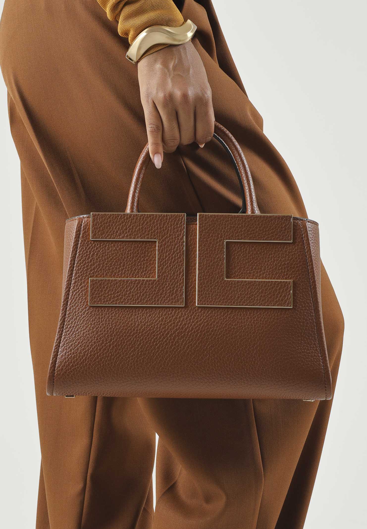 ELISABETTA FRANCHI Borsa a mano brown sugar- marrone da donna con maxi logo frontale <BR/> BS06A66E2 FK3 ELISABETTA FRANCHI 