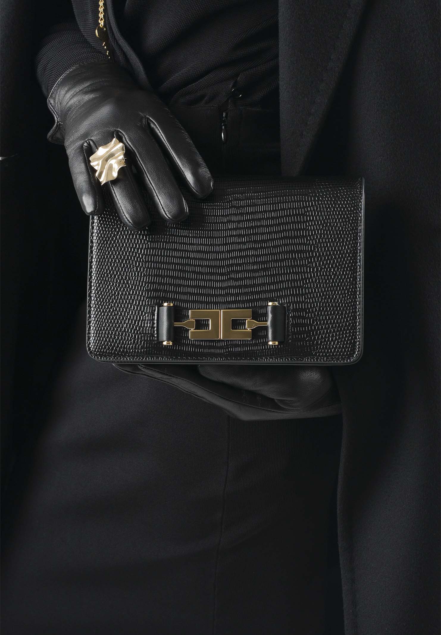 ELISABETTA FRANCHI Borsa a tracolla nera da donna con catena groumette e stampa effetto lucertola<BR/> BS09A66E2 110 ELISABETTA FRANCHI 