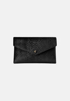 ELISABETTA FRANCHI Pochette nera per donna con patta frontale e chiusura a scatto metallica. BS27A67E2 110 ELISABETTA FRANCHI 