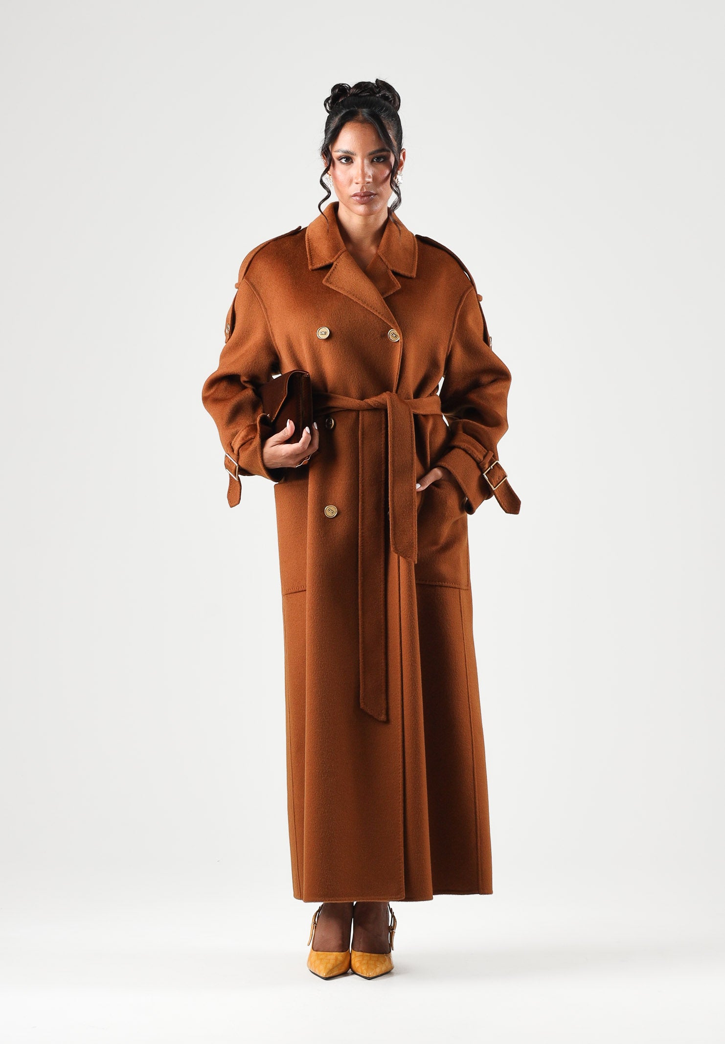 ELISABETTA FRANCHI Cappotto lungo sigaro-marrone per donna con cintura in vita e chiusura doppiopetto. CP02D66E2 FK3 ELISABETTA FRANCHI 