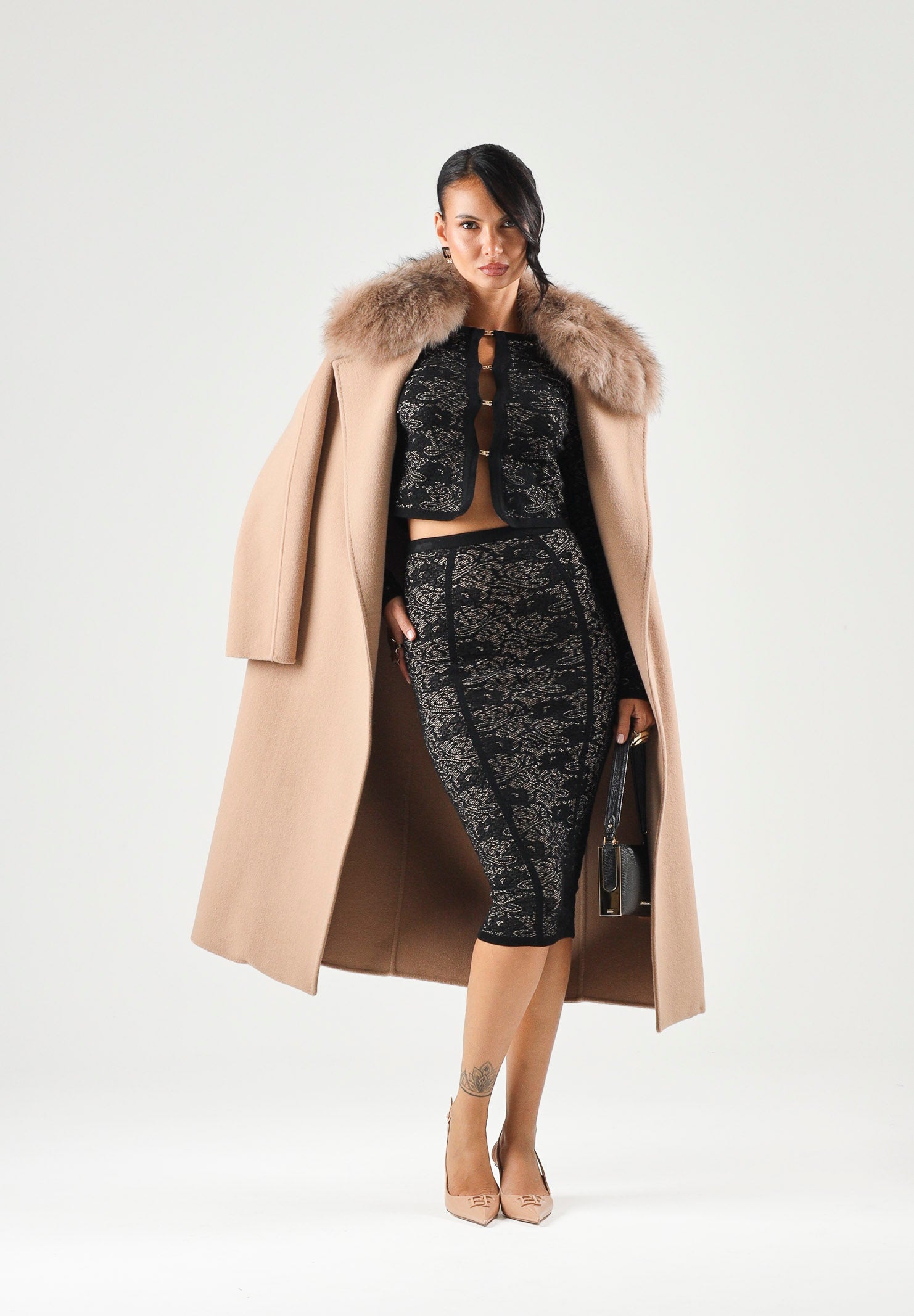 ELISABETTA FRANCHI Gonna TRICOT MOTIVO JACQUARD nera da donna con fantasia effetto pizzo a contrasto. GK12Q66E2 FR9 ELISABETTA FRANCHI 