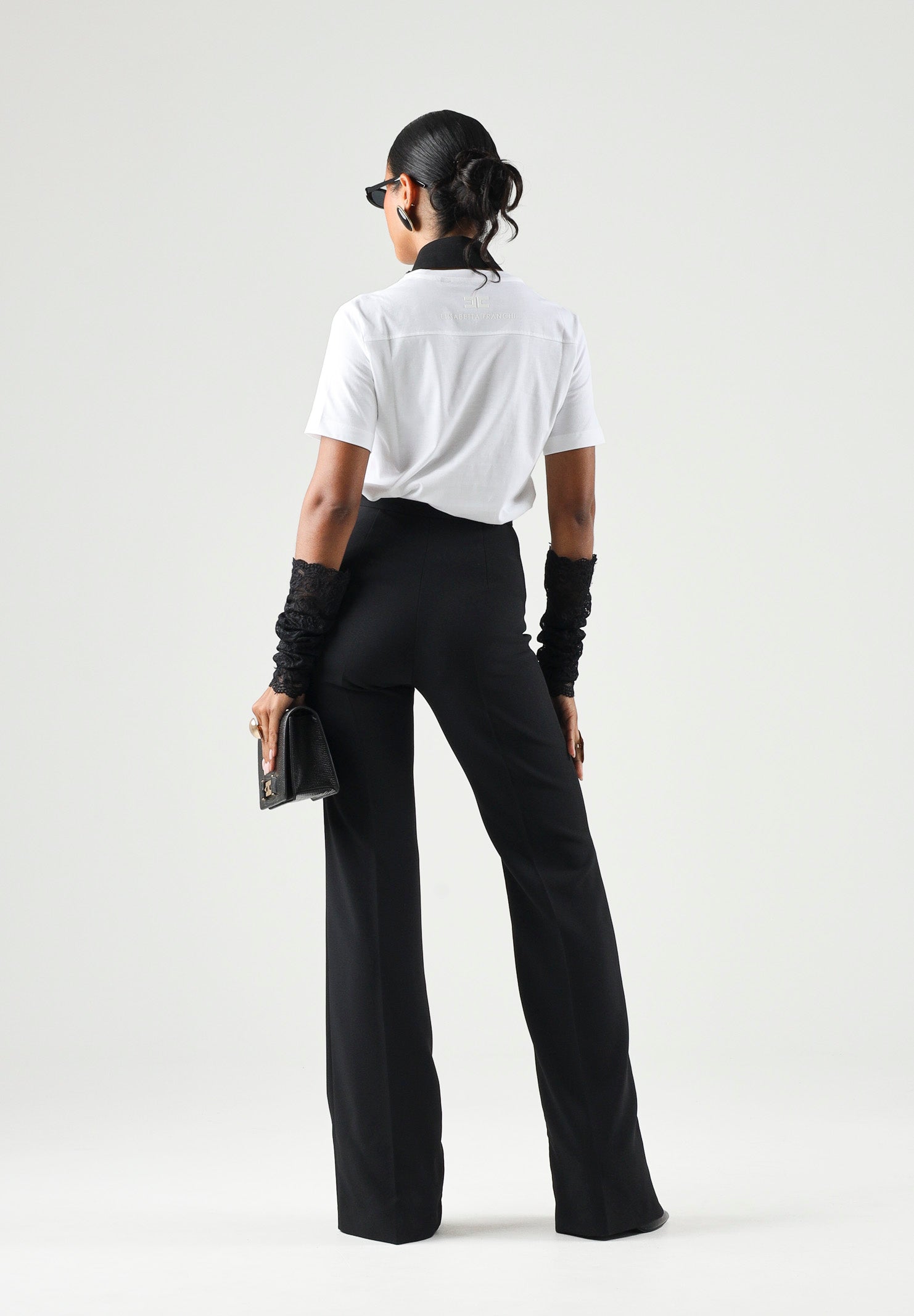 ELISABETTA FRANCHI T-shirt in cotone gesso-bianco, da donna con ricamo catena <BR/> MA66A66E2 270 ELISABETTA FRANCHI 