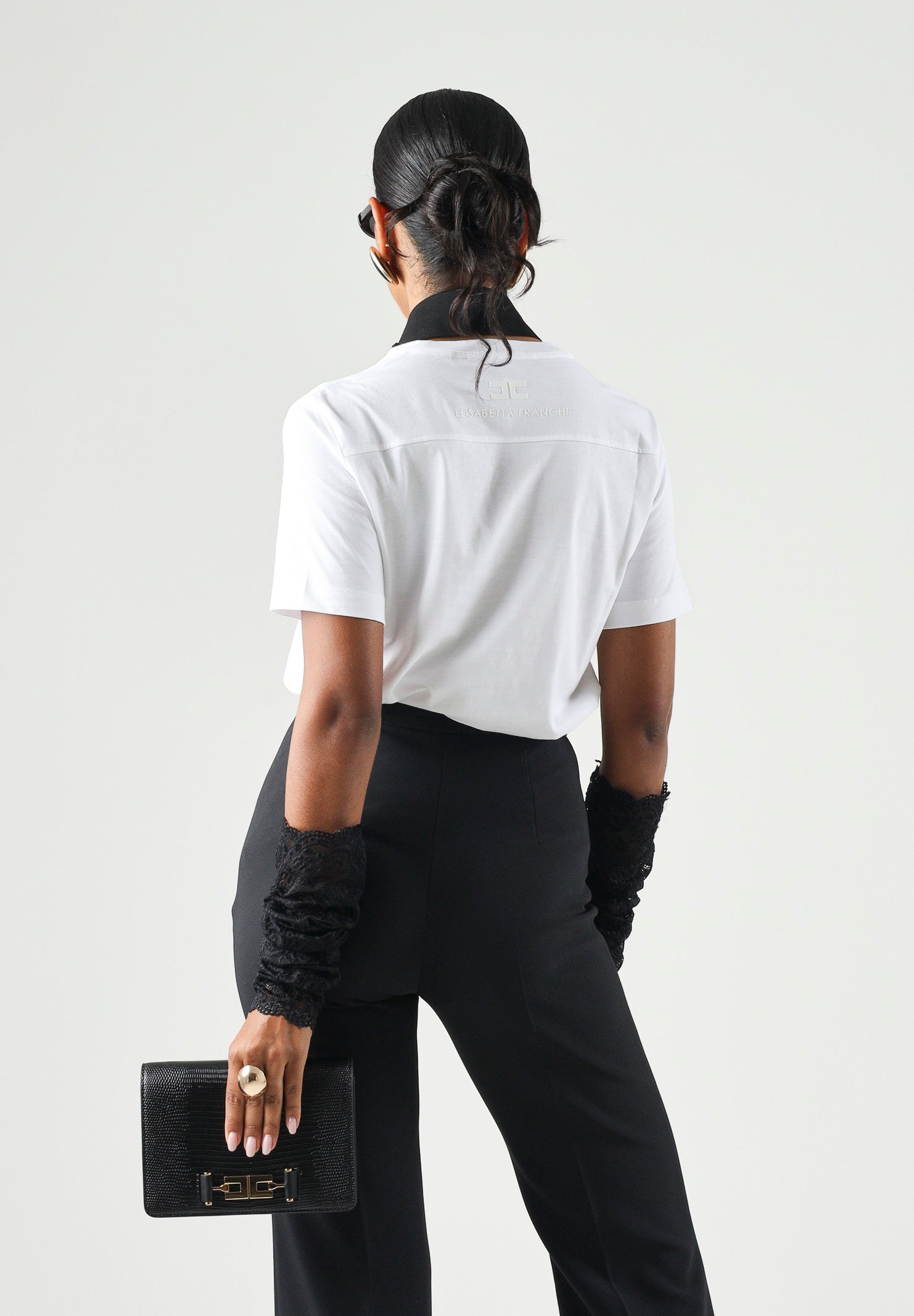 ELISABETTA FRANCHI T-shirt in cotone gesso-bianco, da donna con ricamo catena <BR/> MA66A66E2 270 ELISABETTA FRANCHI 
