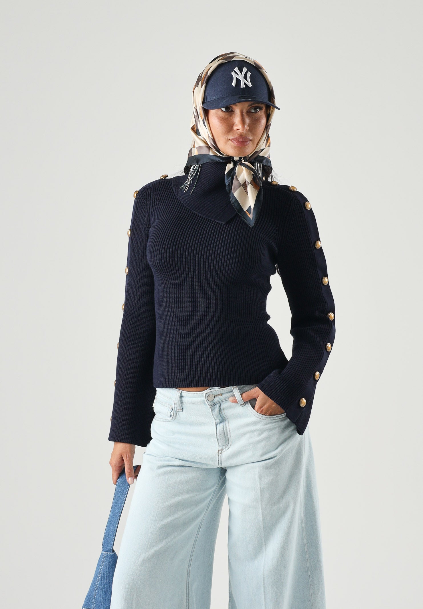 ELISABETTA FRANCHI Maglia con collo asimmetrico blu notte da donna con bottoni gioiello dorati<BR/> MK03S66E2 H88 ELISABETTA FRANCHI 