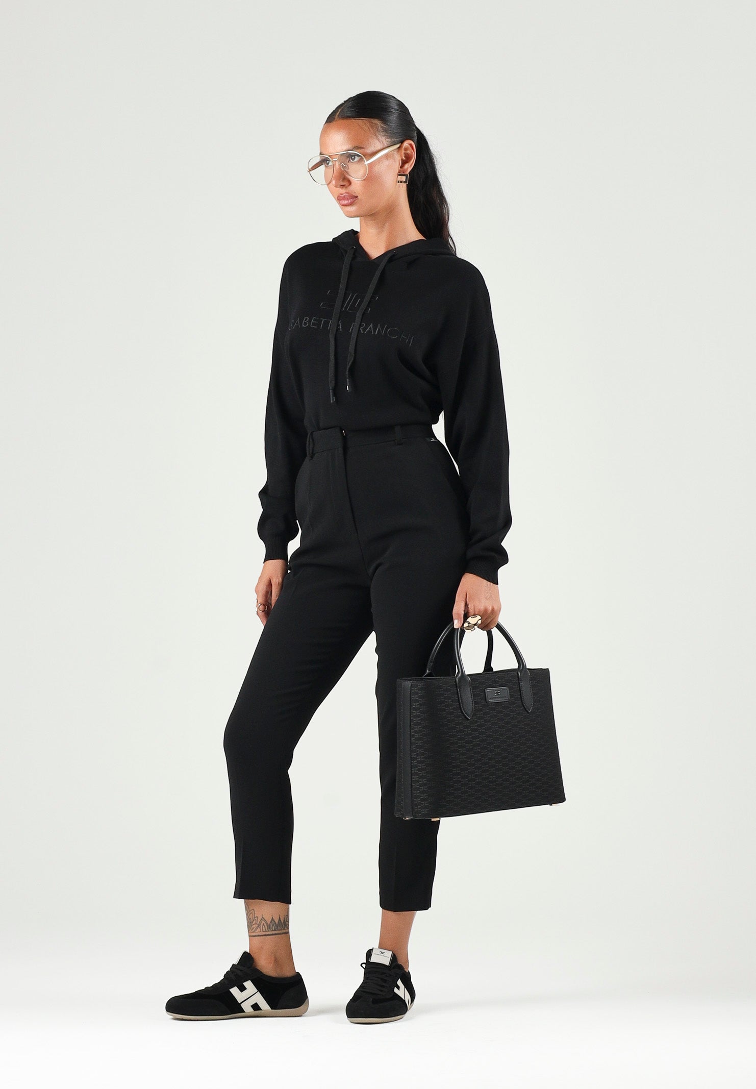 ELISABETTA FRANCHI Pantaloni in crêpe leggero nero  Donna. PA20966E2 110 ELISABETTA FRANCHI 