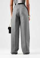 ELISABETTA FRANCHI  Pantaloni eleganti grigi da donna con tasche laterali e taglio dritto sartoriale. PA22367E2 431 ELISABETTA FRANCHI 