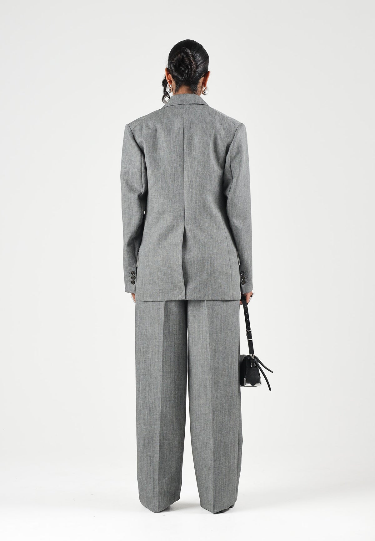 ELISABETTA FRANCHI  Pantaloni eleganti grigi da donna con tasche laterali e taglio dritto sartoriale. PA22367E2 431 ELISABETTA FRANCHI 