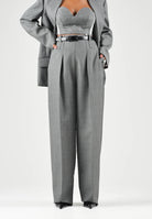 ELISABETTA FRANCHI  Pantaloni eleganti grigi da donna con tasche laterali e taglio dritto sartoriale. PA22367E2 431 ELISABETTA FRANCHI 