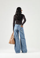 ELISABETTA FRANCHI Jeans a palazzo in denim blu da donna con effetto vintage e gamba ampia. PJ20N66E2 139 ELISABETTA FRANCHI 
