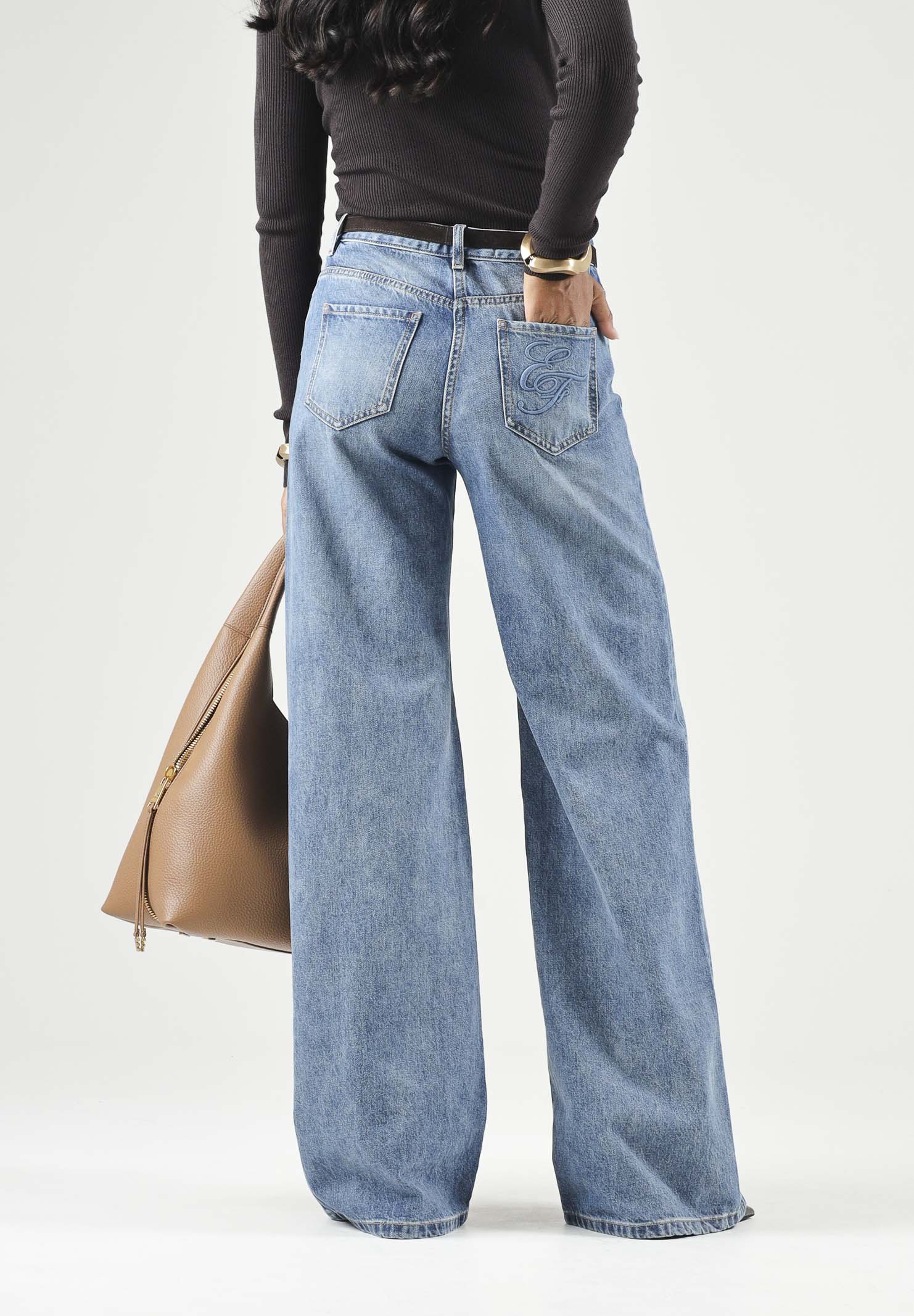 ELISABETTA FRANCHI Jeans a palazzo in denim blu da donna con effetto vintage e gamba ampia. PJ20N66E2 139 ELISABETTA FRANCHI 