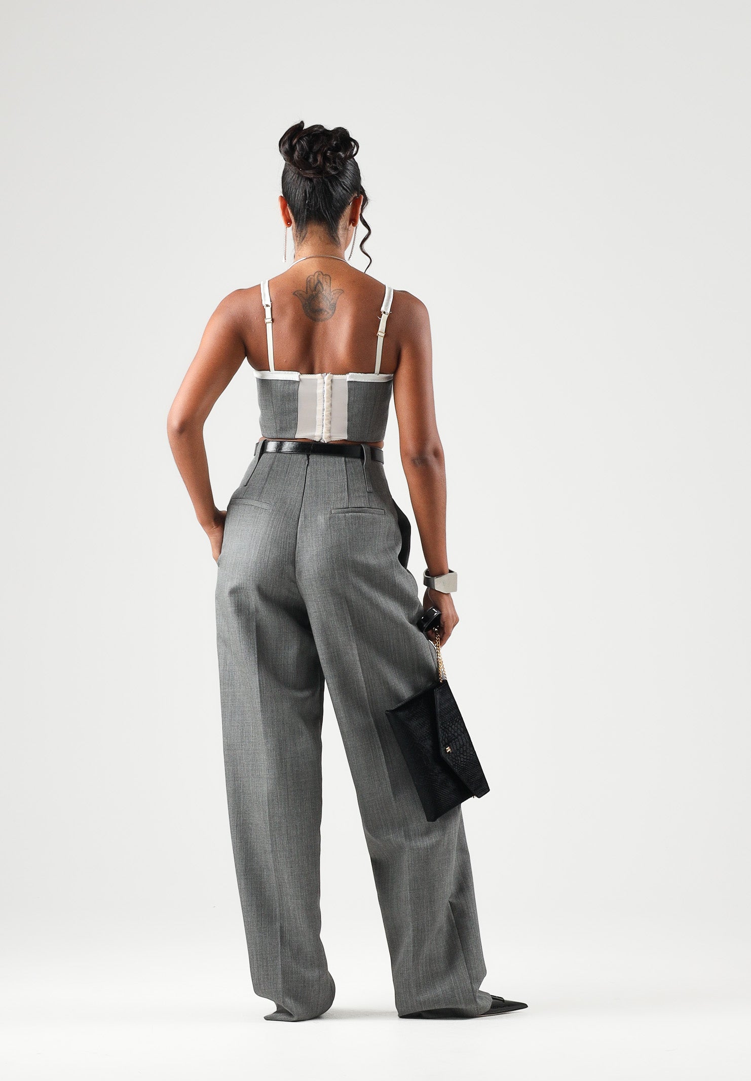 ELISABETTA FRANCHI Corpetto grigio da donna con spalline regolabili e dettagli stampati sul davanti RG00967E2 431 ELISABETTA FRANCHI 