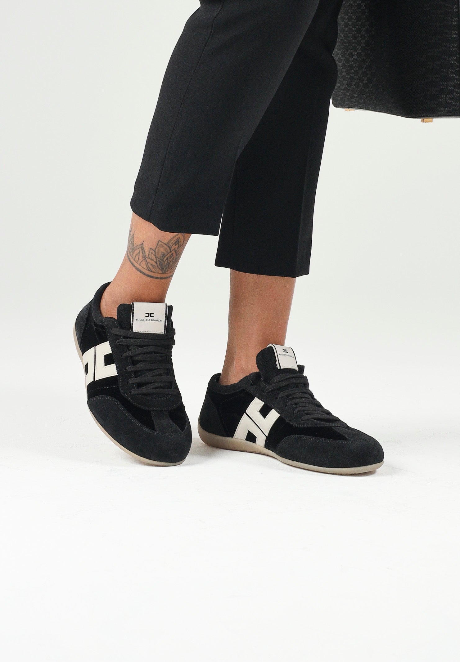 ELISABETTA FRANCHI Sneakers IN NAPPA nere da donna con inserti a contrasto e maxi dettaglio logo SA03G66E2 110 ELISABETTA FRANCHI 