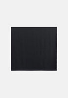ELISABETTA FRANCHI Foulard in viscosa nero da donna con motivo logo all-over tono su tono e bordi sfrangiati. SC02F66E2 110 ELISABETTA FRANCHI 