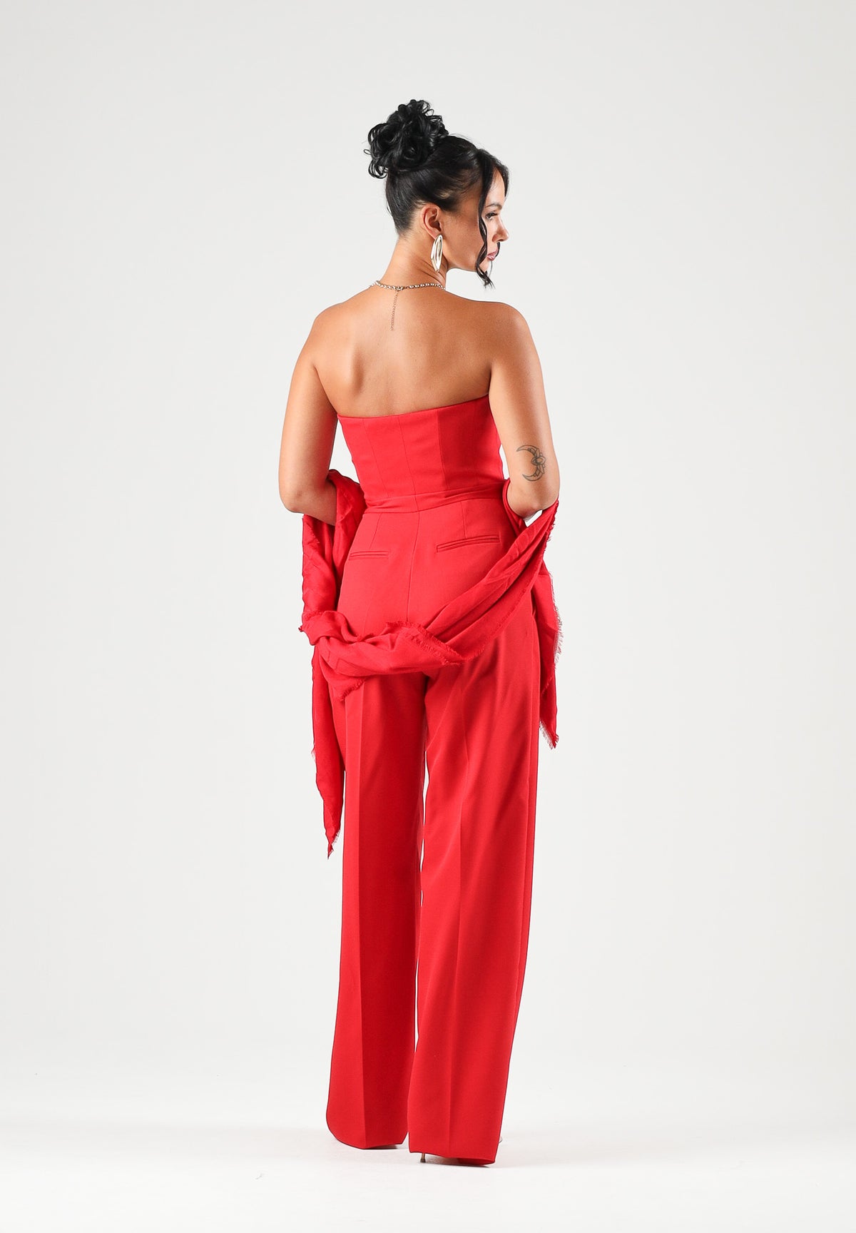 ELISABETTA FRANCHI Tuta in gabardina red passion rossa per donna con bustier a spalle scoperte e  coppe gioiello TU07567E2 CG5 ELISABETTA FRANCHI 