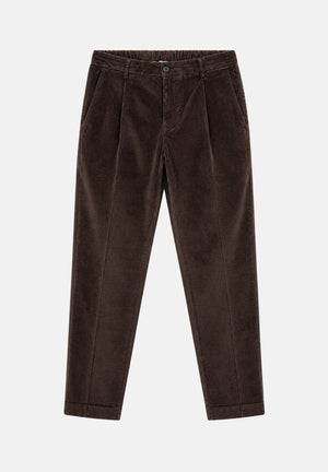 ENTRE AMIS Pantaloni RENO Dark Brown marrone scuro da uomo, con pinces frontali, passanti per cintura e gamba leggermente affusolata. A27JAP5RENO2830 5174 ENTRE AMIS 