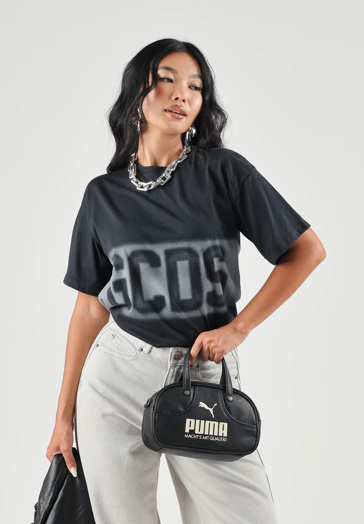 GCDS T-shirt manica corta nera per donna, ragazzi e bambini con logo frontale C2BJQC526J341 999A GCDS 