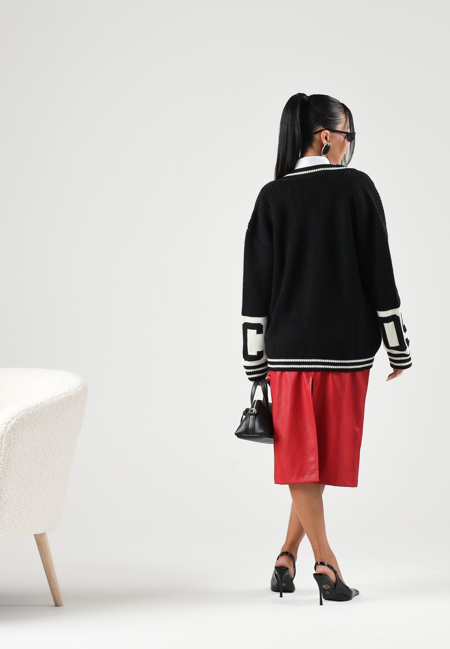 GCDS Cardigan nero per donna, ragazzi e bambini con elegante motivo bicolore a contrasto e maxi logo frontale C2BJQF590K347 999A GCDS 