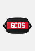 GCDS Borsa a tracolla nera e rossa per uomo e donna con iconica fascia centrale con maxi logo bianco. C2GJQW720T353 999R GCDS 