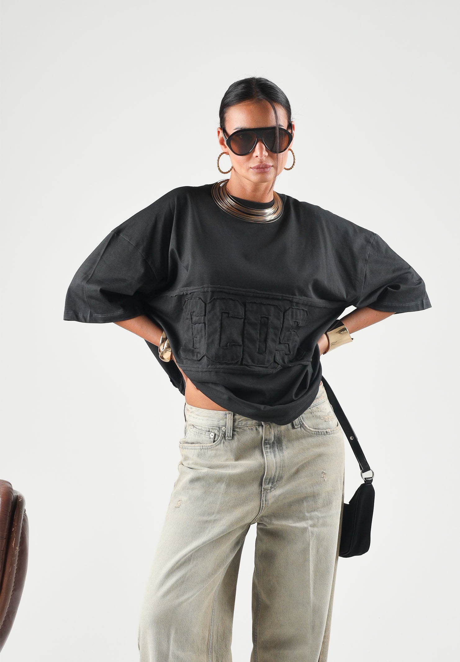 GCDS T-shirt manica corta con maxi logo GCDS meteorite antracite per uomo e donna C2MWQC002J080 990B GCDS 