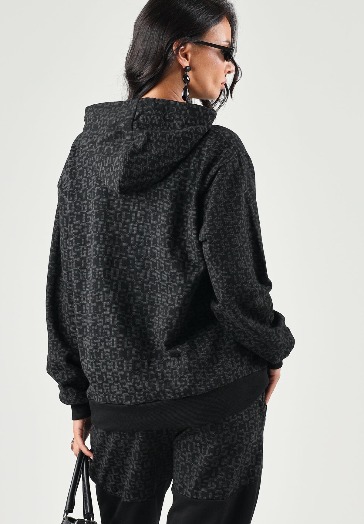 GCDS Felpa con cappuccio HOODIE ALL-OVER MONOGRAM nero per uomo e donna con trama jacquard con monogramma. C2MWQE223F245 999I GCDS 