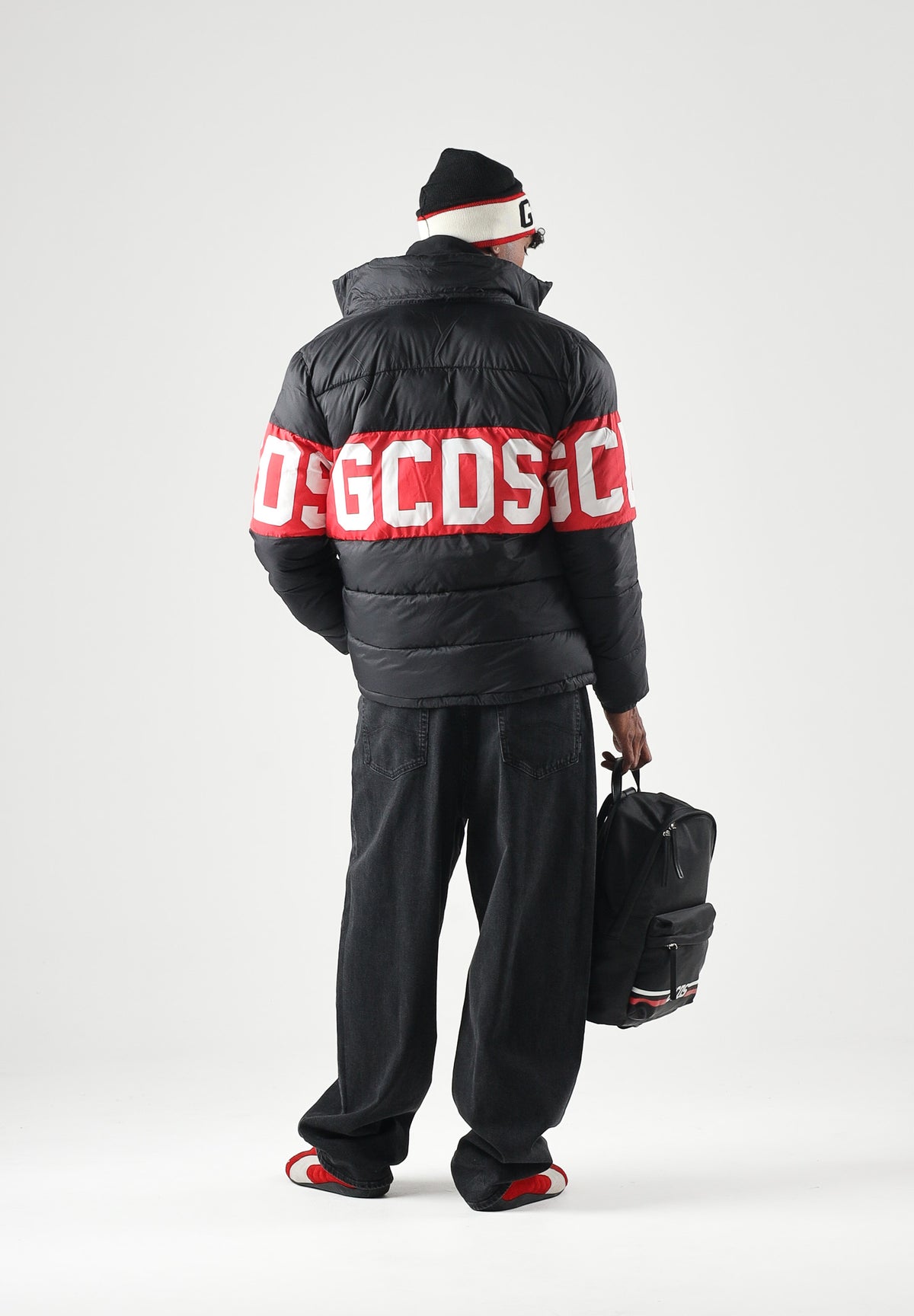 GCDS Piumino DOWN JACKET WITH BAND LOGO nero e rosso per uomo e per donna Z0MLQA110T258 999R GCDS 