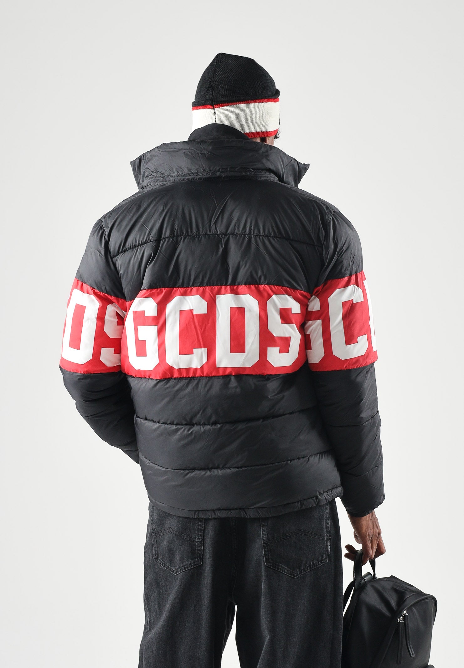 GCDS Piumino DOWN JACKET WITH BAND LOGO nero e rosso per uomo e per donna Z0MLQA110T258 999R GCDS 