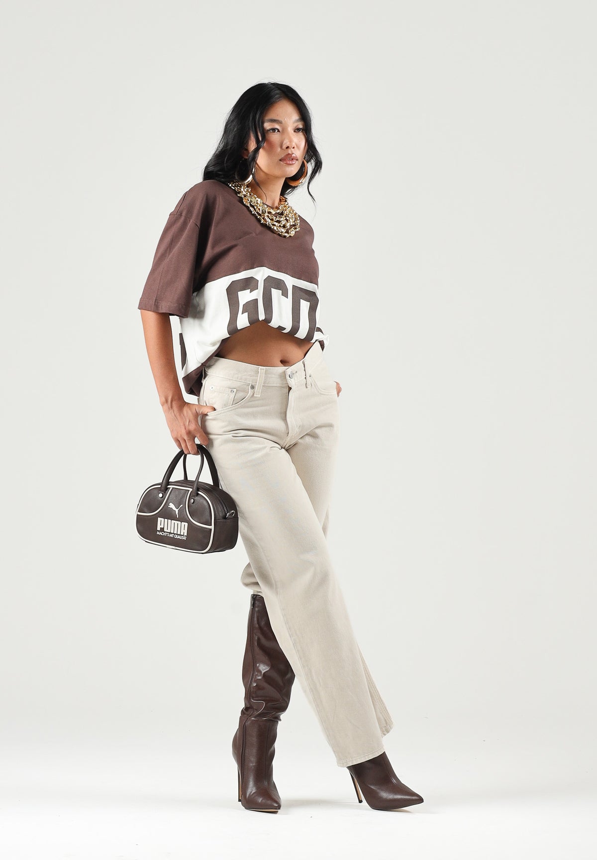 GCDS T-shirt manica corta COLOUR-BLOCK  french roast-bone-marrone per uomo e donna  con maxi banda bicolore e logo centrale Z0MLQC140J101 387U GCDS 