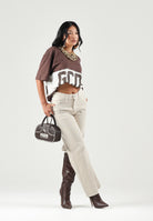 GCDS T-shirt COLOUR-BLOCK  french roast-bone-marrone per uomo e donna  con maxi banda bicolore e logo centrale Z0MLQC140J101 387U GCDS 