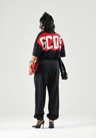GCDS T-shirt manica corta nera e rossa per uomo e donna con stampa logo a contrasto. Z0MLQC214J080 999R GCDS 
