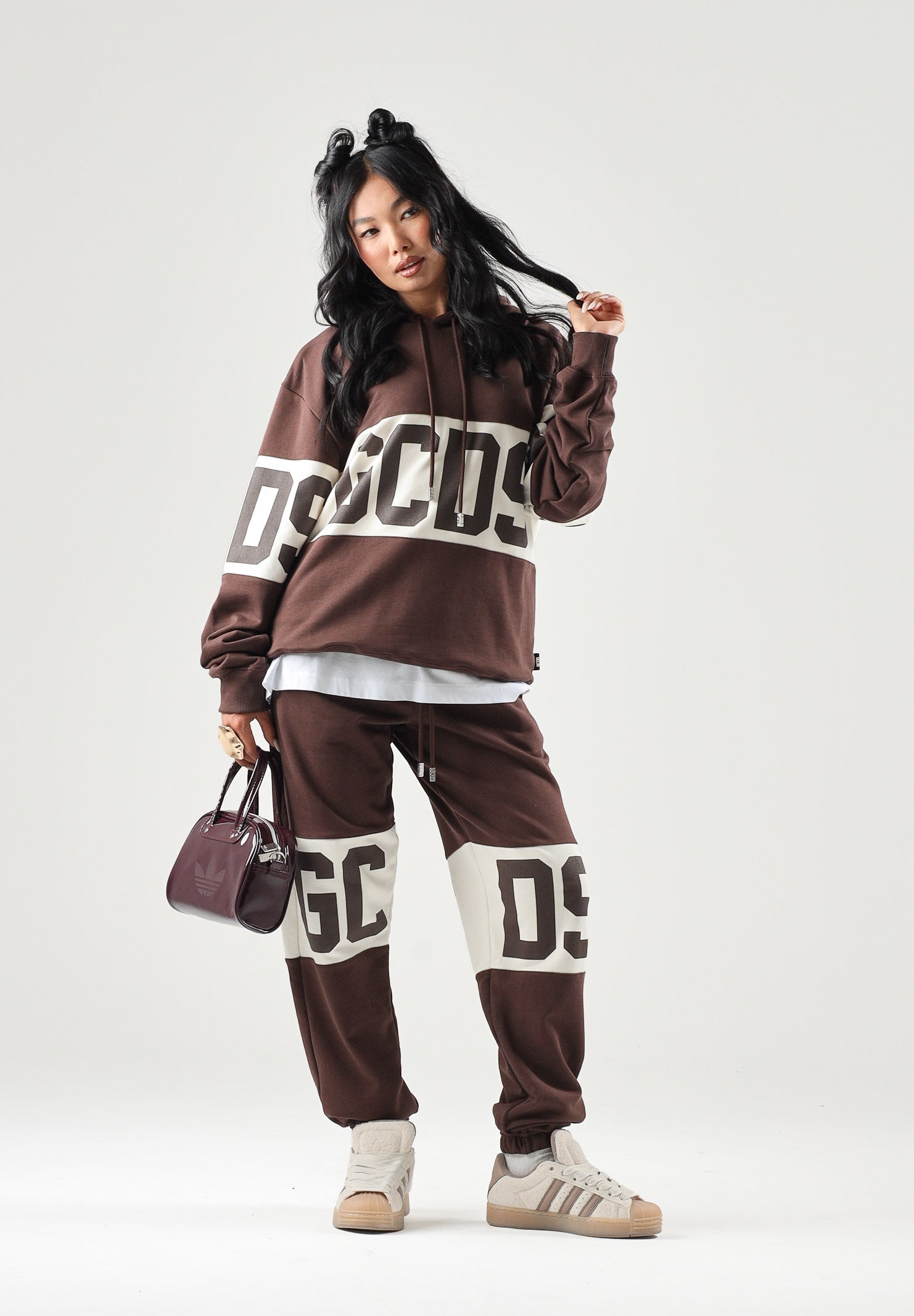 GCDS Felpa con cappuccio COLOUR-BLOCK  french roast marrone per uomo e donna con maxi banda logata Z0MLQE138F004 387U GCDS 