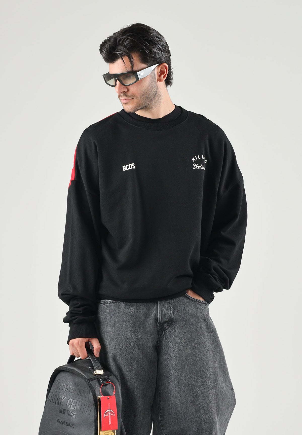 GCDS Felpa girocollo CREWNECK nera per uomo e donna con piccolo logo ricamato sul petto. Z0MLQE215F245 999R GCDS 