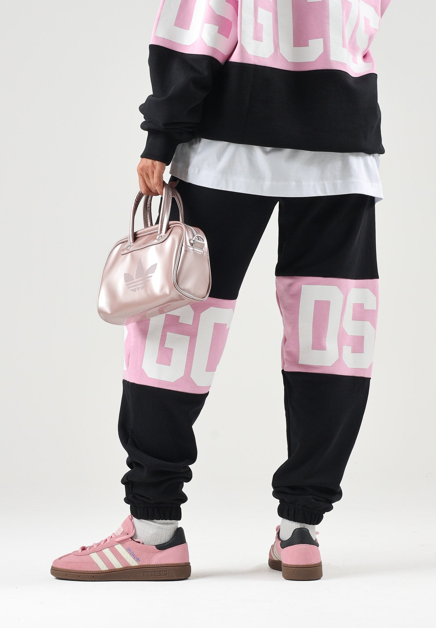 GCDS Pantaloni neri-rosa per uomo e donna con coulisse in vita e logo stampato. Z0MLQI209F004 999P GCDS 