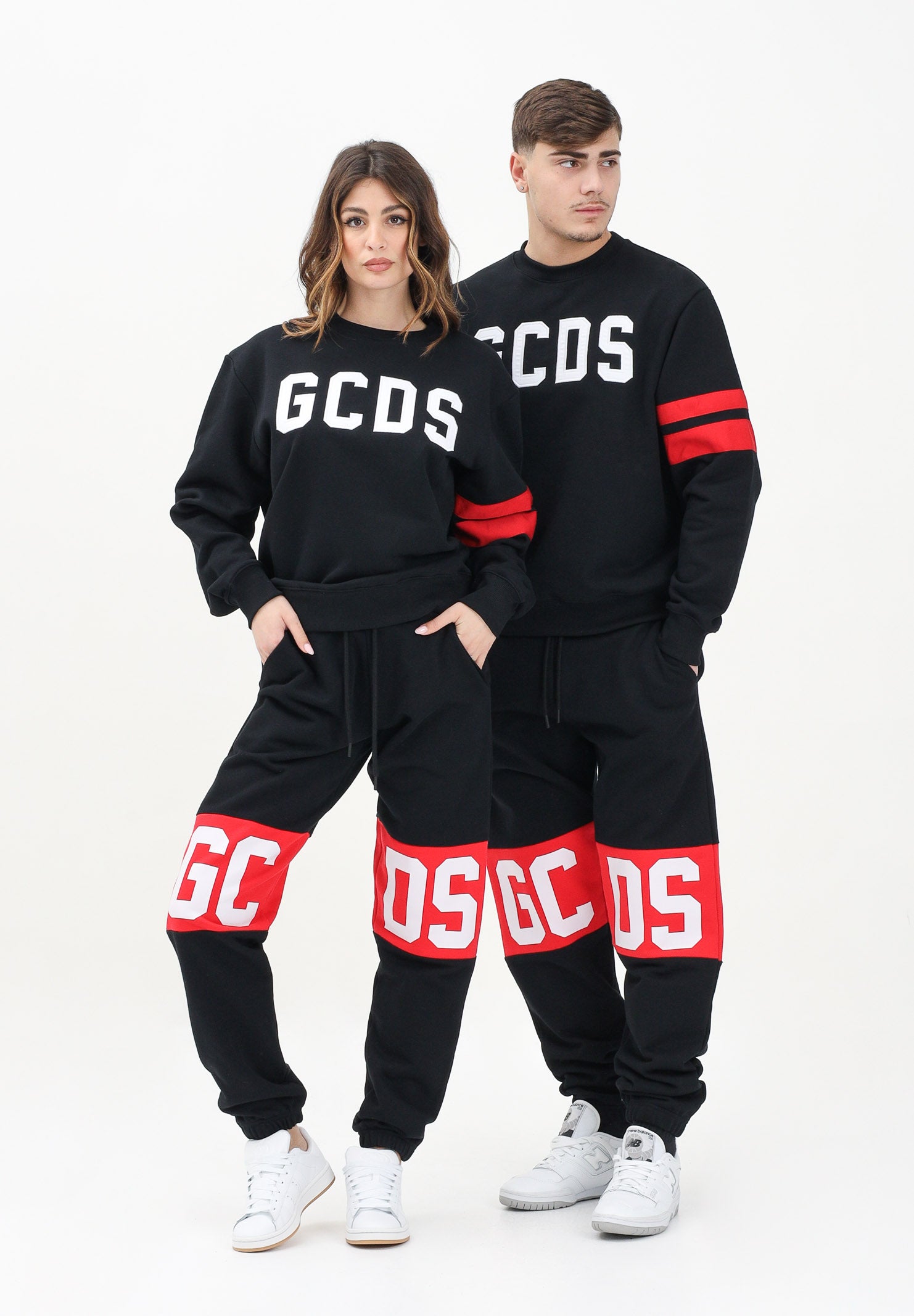 GCDS Pantalone sportivo nero per uomo e donna con banda logo Z0MLQI209F004 999R GCDS 