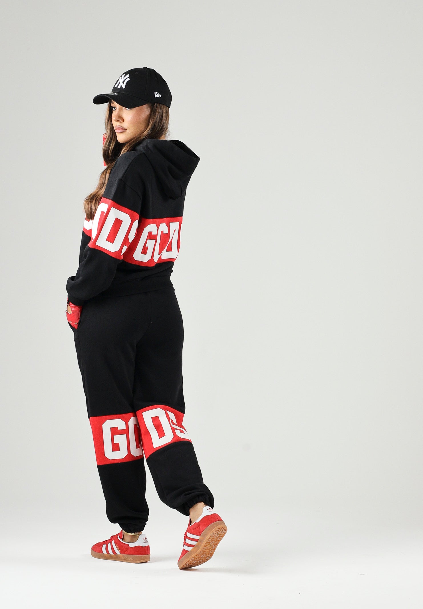 GCDS Felpa con cappuccio nera/rossa  per donna, ragazzi e bambini con logo iconico Z0UJQE583F004 999R GCDS 