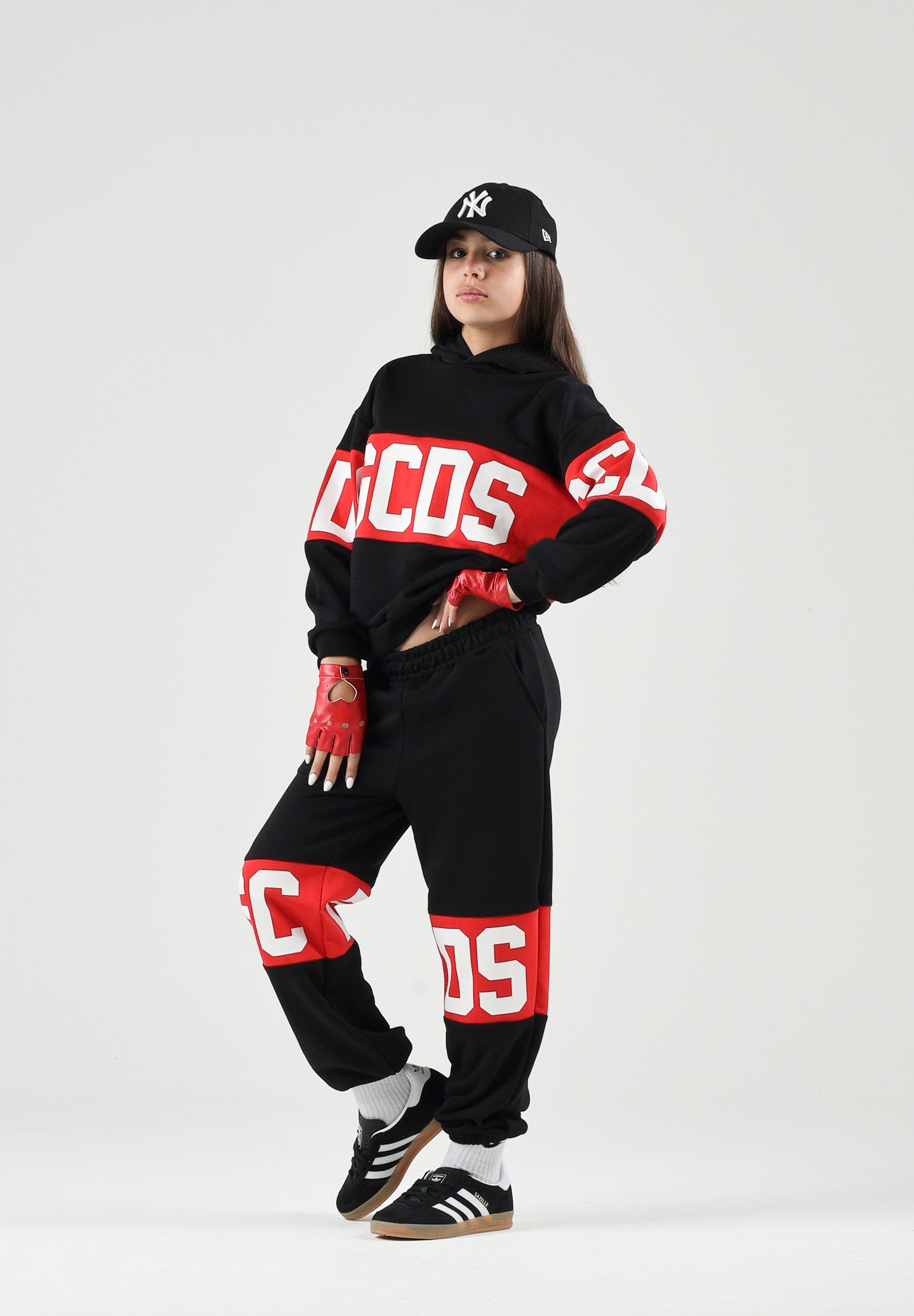 GCDS Felpa con cappuccio nera/rossa  per donna, ragazzi e bambini con logo iconico Z0UJQE583F004 999R GCDS 