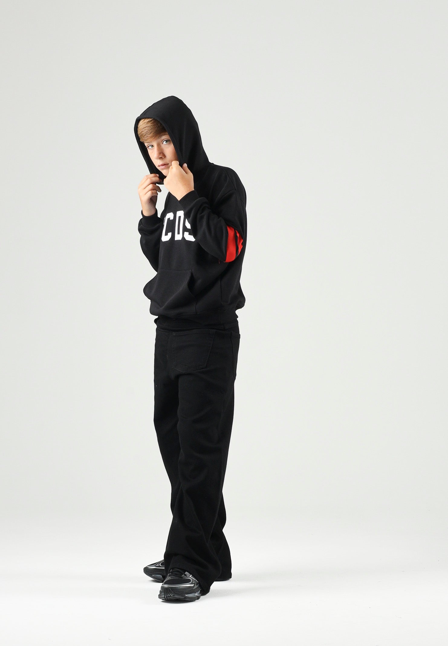 GCDS Felpa con cappuccio nera per donna, ragazzi e bambini con logo centrale Z0UJQE590F004 999R GCDS 